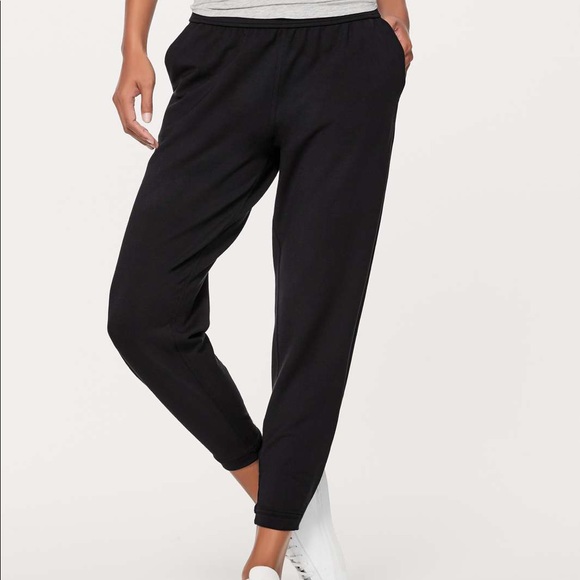lululemon athletica Pants - LULULEMON Twisted & Tucked Pant 25” Black Joggers
